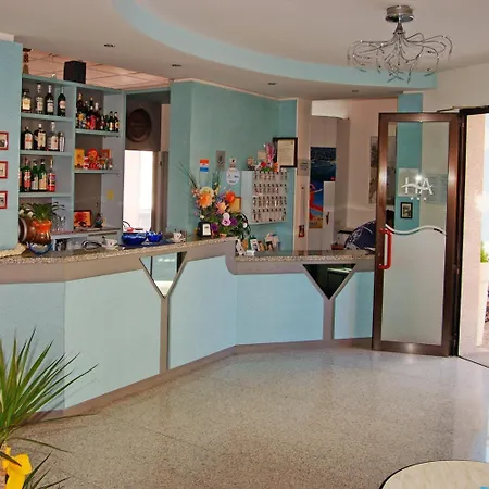 Acquazzurra 3* Римини