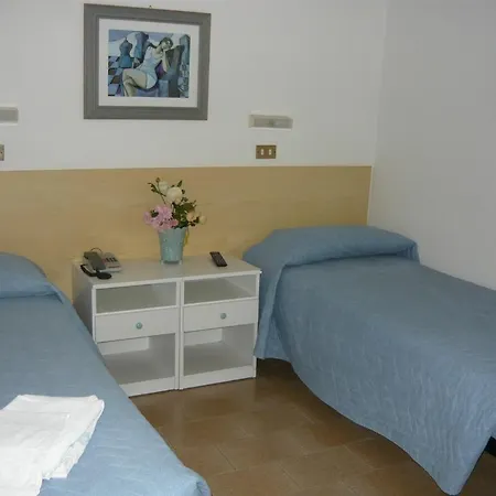 Acquazzurra Otel 3*