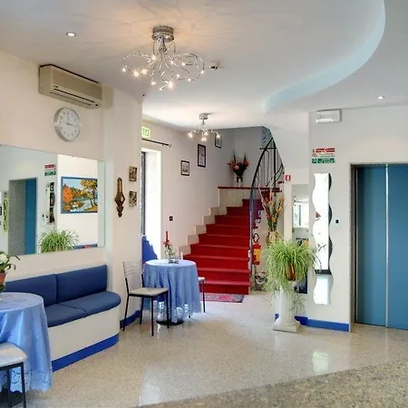 Otel Acquazzurra 3*